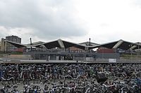 1 april 2017: fietsenzee op het Burgemeester Stekelenburgplein tijdens de renovatie
