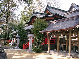 新田神社　勅使殿