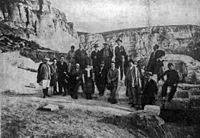 Рафаил Попов (ляво), с група учени при разкопките на Мадара, 1935.