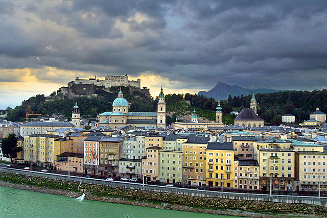 640px-SalzburgerAltstadt02b.jpg