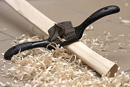Spokeshave with swarf