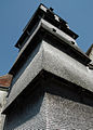 Schindelgedeckter Glockenturm der Kirche von Villemaur-sur-Vanne