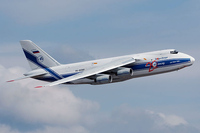 Украина - новости, обсуждение - Страница 16 640px-Volga-Dnepr_Airlines_Antonov_An-124-100_Ruslan_Bannikov-1