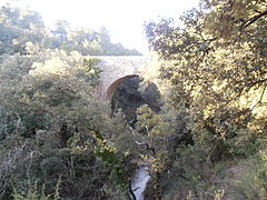 Pont enjambant la rivière « Florièye »