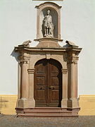 2006 Dirmstein-Laurentiuskirche-Suedportal.jpg