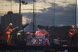 Kiri ke kanan: Steve Howe, Carl Palmer, John Wetton, dan Geoff Downes (Tidak terfoto); Norwalk, CT, 11 September 2006.