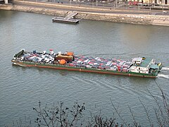 Barža za vozila na Donavi