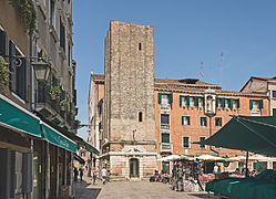 Le campanile et l'ancienne église Santa Margherita