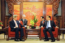 Li Keqiang bertemu dengan Menteri Luar Negeri Amerika Serikat John Kerry (kiri), Februari 2014