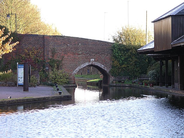 640px-Coventry_Canal_bridge_19n06.jpg