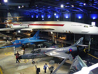 Le second prototype du Concorde, immatriculé [G-BSST] effectue son premier vol le 9 avril 1969 entre Filton et Fairford. Après presque 7 ans de carrière, le 4 mars 1976, il est remis au Fleet Air Arm Museum, situé à Yeovilton dans le Somerset. (définition réelle 3 264 × 2 448)
