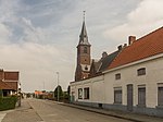 Hertsberge, Kirchturm (Sint Janskerk) in der Straße