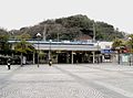 マンション建設前の本郷台駅前（2006年）。かつて本郷台はこのような丘陵地帯で、たくさんの横穴墓があった。