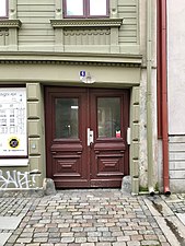 Porten till Husargatan 6 (2018).