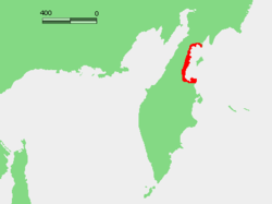 Situation de baie de Karaginski, sur la péninsule du Kamtchatka. Au nord-est se trouve la baie de Korf et la baie d'Olioutorski.