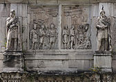 Reliefs réemployés sur l'arc de Constantin.