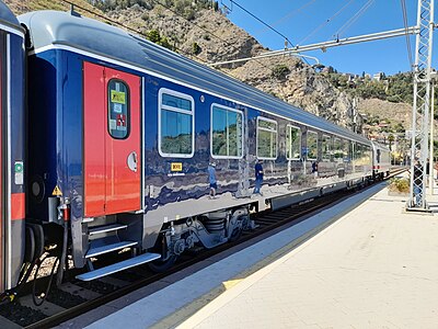La carrozza UIC-X a cuccette, Bc 61 83 50-70 521-5 I-TI, ex "Thellō", alla stazione di Taormina-Giardini Naxos, 15 luglio 2022.