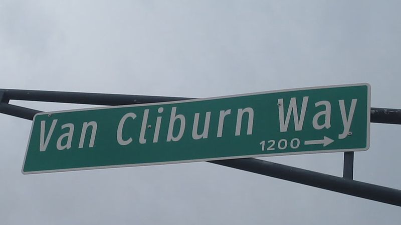 File:MVI 2791 Van Cliburn in Fort Worth Cultural District.jpg