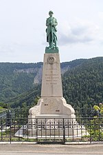 Poilu écrasant l'aigle allemand