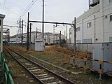 駅の横を走る大川支線の線路（2012年3月）