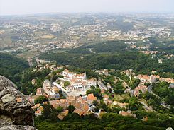 Castelo dos Mouros ja Sintra taustalla.