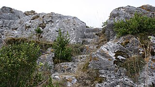 Escaliers taillés dans le roc.