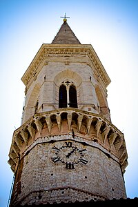 Il campanile gotico di San Pietro