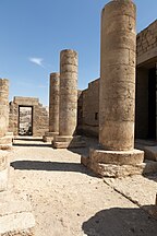 Säulenhalle vor dem Amun-Tempel