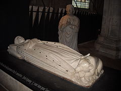 Tumba del Duque de Berry en la Sainte Chapelle de Bourges (1370).