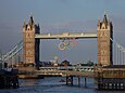 Londoner Tower Bridge mit olympischen Ringen