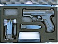 En Walther P99 i transporteske. Våpen skal under transport være nedpakket i futteral, bag, veske, sekk eller lignende.