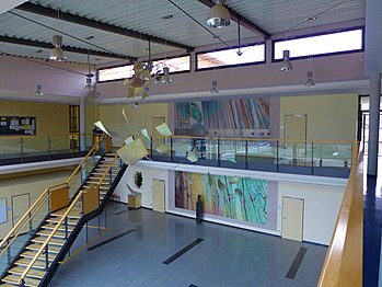 Kunstinstallation, Foyer des Dietrich-Bonhoeffer-Gymnasiums Wertheim