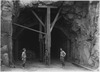 Западный вход в Зайонский туннель. Зайонский туннель имеет длину 6000 футов, прорезанный твердым песчаником. Говорят, что это ... - НАРА - 520396.tif