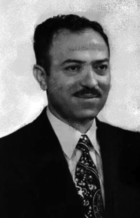 <small> <i> (februaro 2009) </i> </small> Ahmad al-Khatib, la intervalŝtatestro kiu regis Sirion por kvar monatojn de novembro 1970 al Marŝi 1971.png