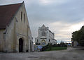 Église et grange aux dîmes de l'abbaye d'Ardenne.