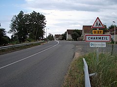 Entrée de Charmeil par la RD 27 en provenance de Vendat