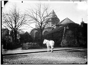 Chevet de l'église vers 1900 (photographie d'Eugène Atget).