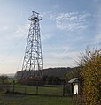 Bohrturm zur Erdölförderung südwestlich von Hohenassel, Industriedenkmal