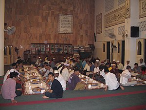 People gathered to break fasting in mosque