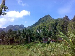 Berget Khao Sok i södra delen av bergskedjan