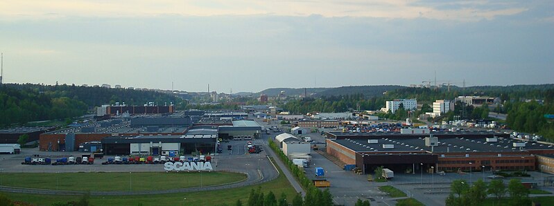 File:Scaniafabrik.JPG