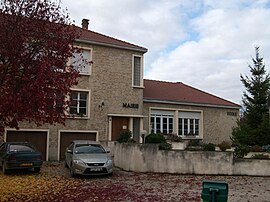 The town hall in Vadenay