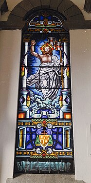 Vitral de la Resurrección de Jesucristo con una heráldica y la frase: ''Y si Cristo no resucitó vana sería nuestra fe y vana nuestra esperanza''