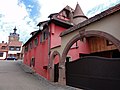 Maison portes d'entrée, mur de clôture