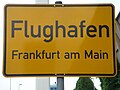 Ortstafel für den Frankfurter Stadtteil Flughafen