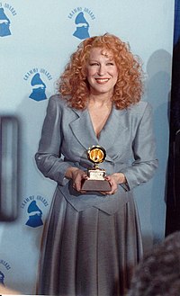 Bette Midler (1990).jpg