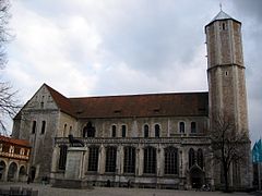 http://upload.wikimedia.org/wikipedia/commons/thumb/d/dd/Braunschweig%2C_Dom_St._Blasii%2C_L%C3%B6we.jpg/240px-Braunschweig%2C_Dom_St._Blasii%2C_L%C3%B6we.jpg