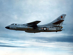 飛行するB-66B-DL 53-0482号機 (1960年代撮影)