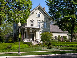 Viktoriánský dům v historické části poblíž centra