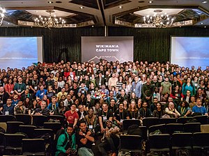 Group photograph of attendees at Wikimania 2018 in Cape Town